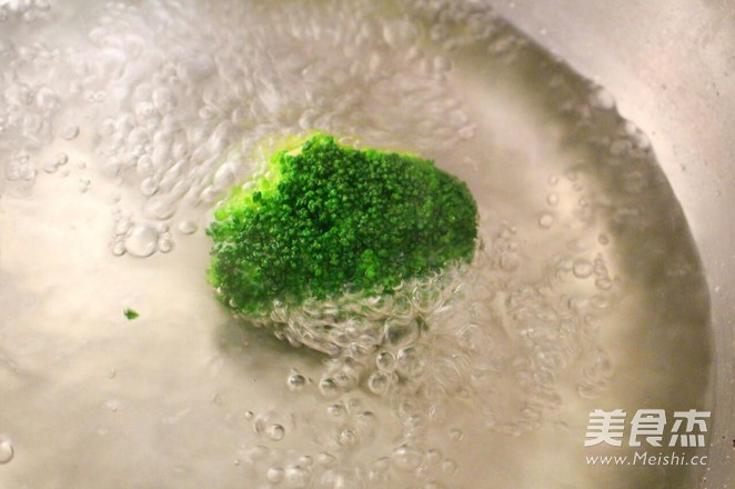 西兰花玉米鸡肉糕 宝宝健康食谱