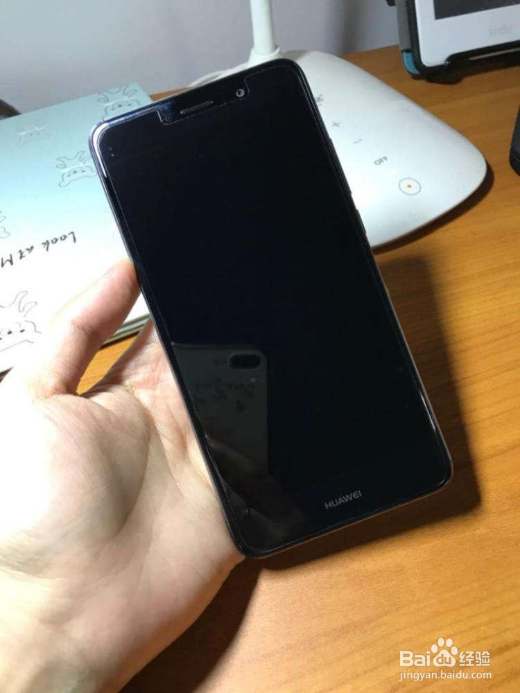 华为手机屏幕完好但黑屏该怎么办