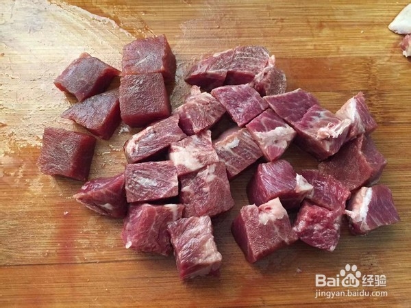 五彩牛肉粒的家庭制作方法