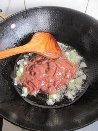 养生菜谱———洋葱炒猪肝