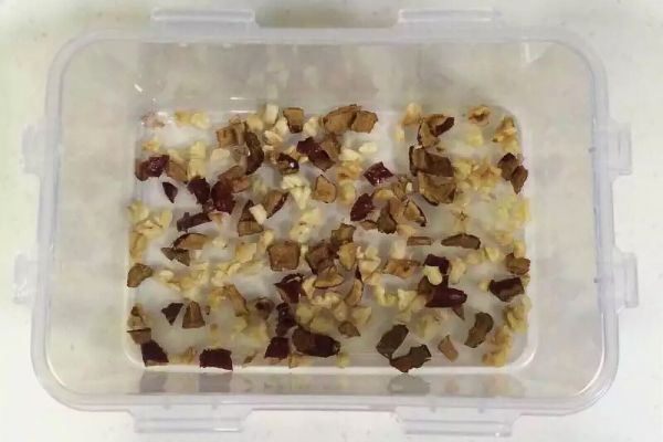 红枣核桃糯米糕