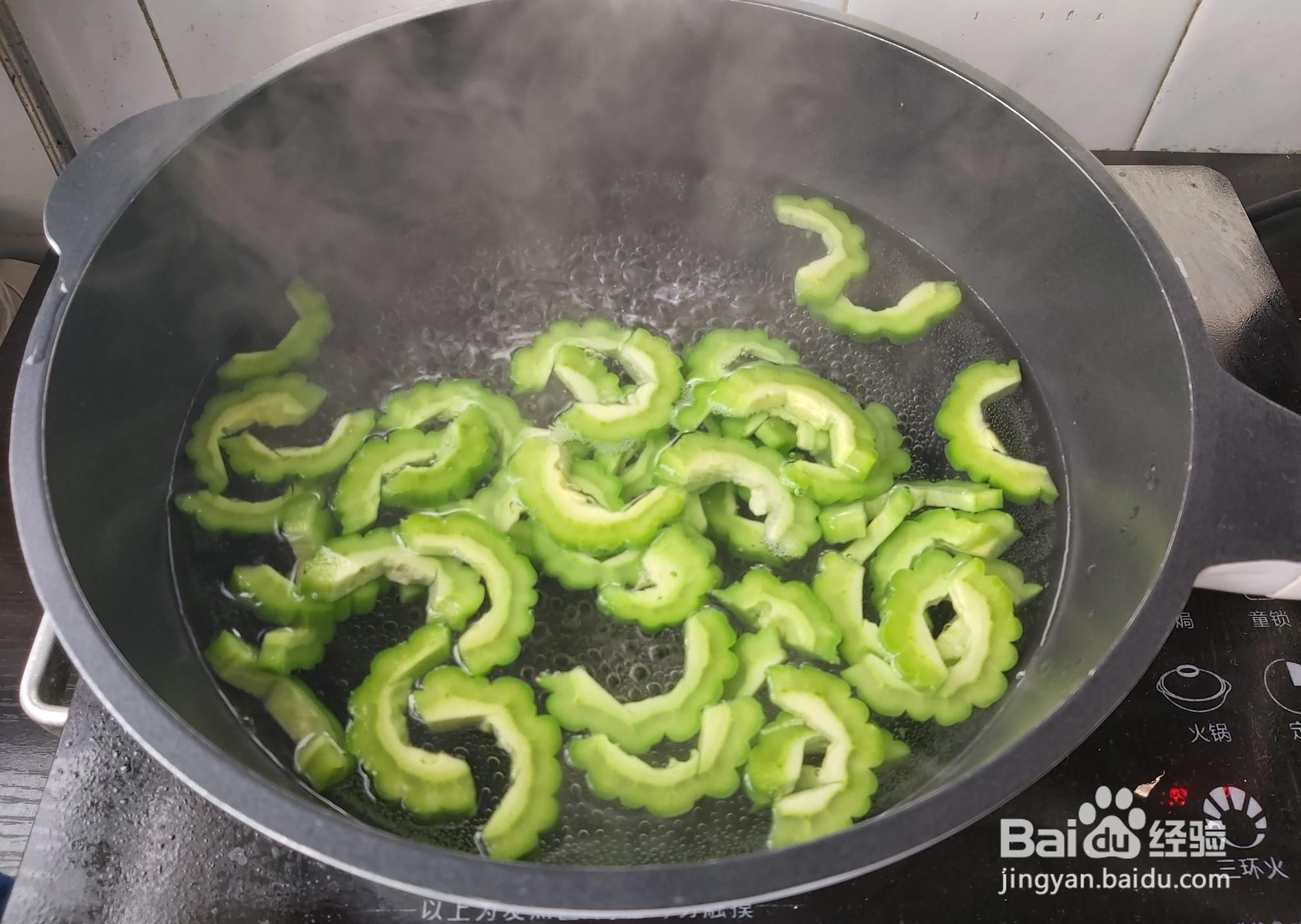 怎么做大家都喜欢的苦瓜炒蛋