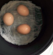 电饭锅煮鸡蛋时需要注意点什么?