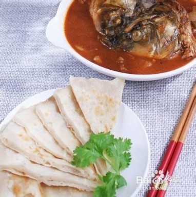 鱼头泡饼的做法