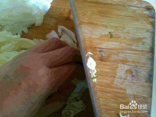 老年人怎样用大白菜练习用刀的功夫