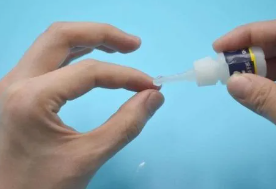 强力胶把手粘住怎么办