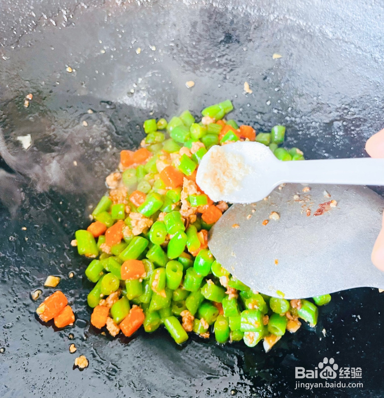 酱香豆角炒肉末的做法