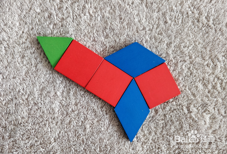 用蒙氏积木怎样拼一只飞翔的大鸟?