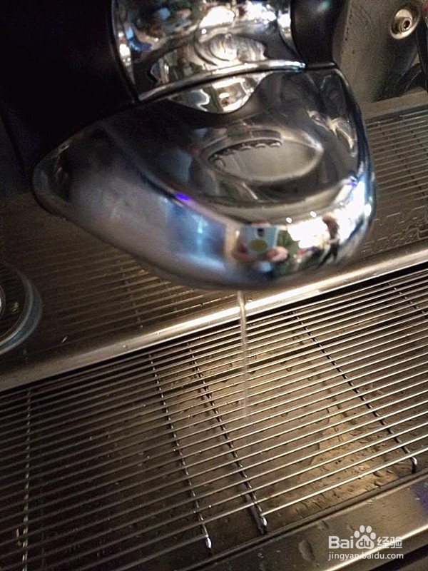 SCAE认证咖啡师教你在咖啡店该如何做好一杯拿铁