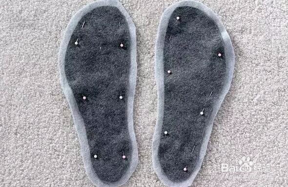 几个步骤就能让旧毛衣变为家居鞋