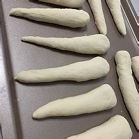 在家制作美味的奶油卷