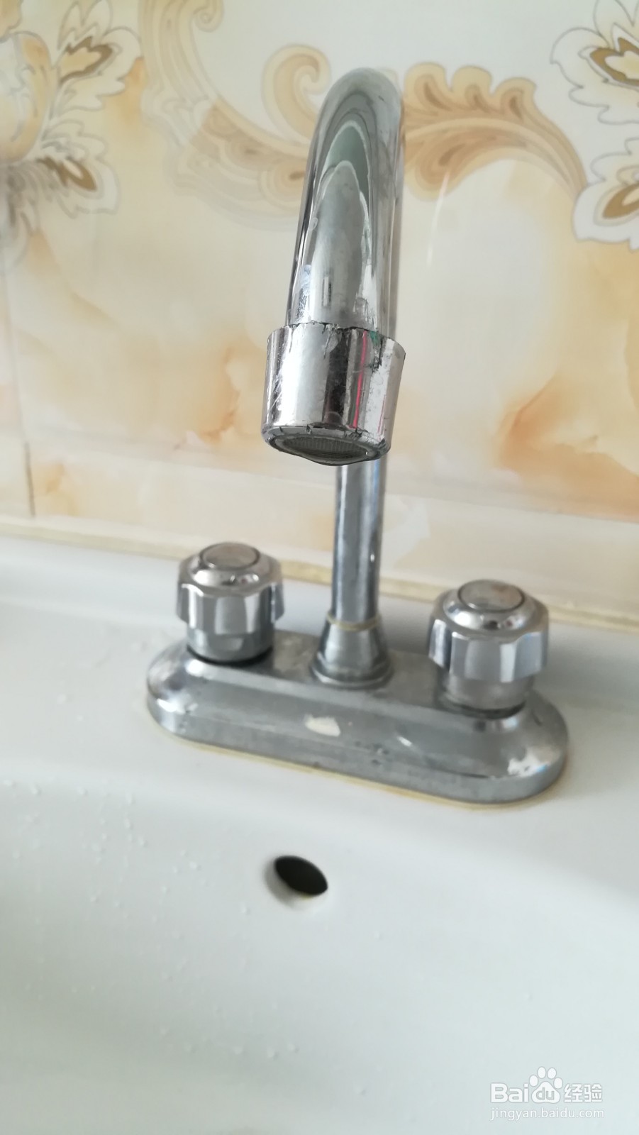 一根橡皮筋可解决水龙头滴水问题