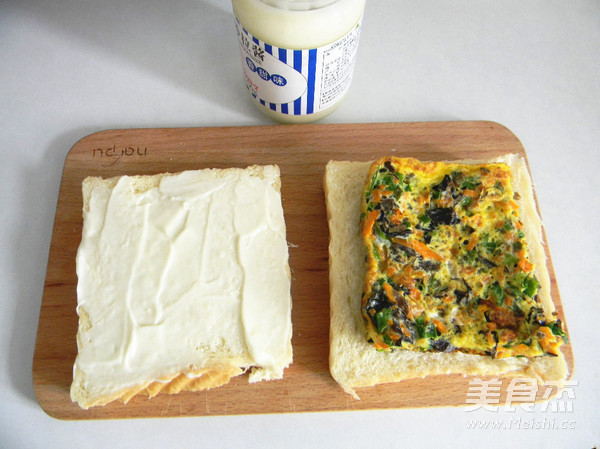 蔬菜鸡蛋三明治