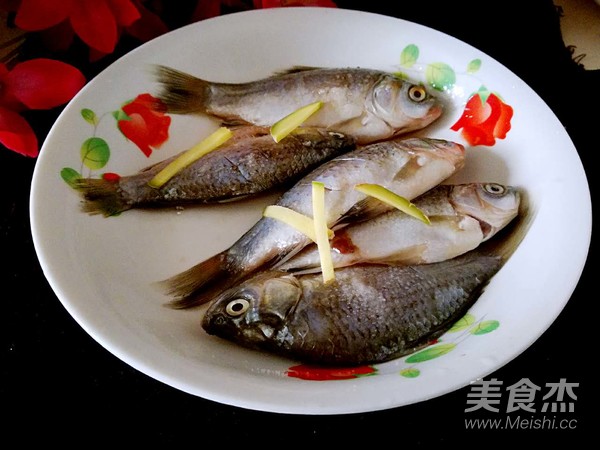 下酒菜之香煎小鲫鱼