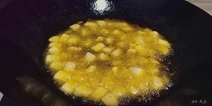 如何制作香辣的孜然杏鲍菇炒黄瓜