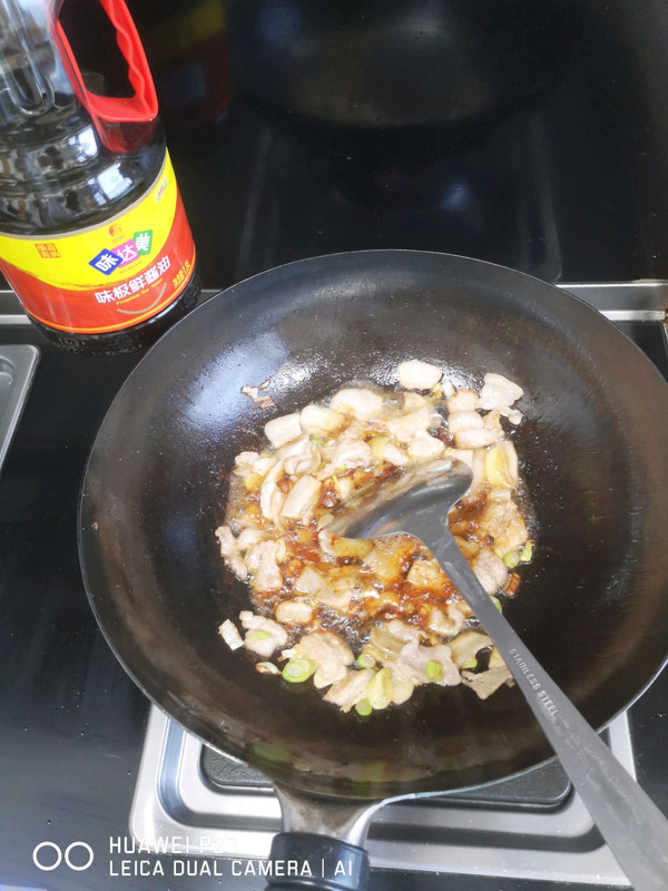 东北酸菜炒五花肉