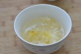 怎么做红枣银耳羹?