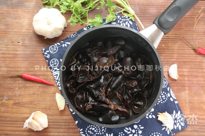 夏季必备的凉拌爽脆黑木耳