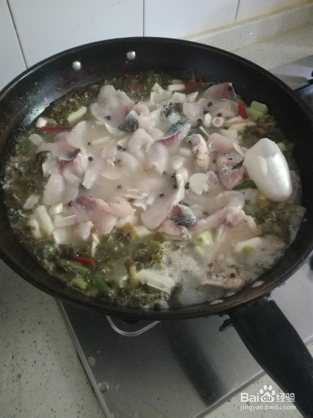 如何煮酸菜豆腐鱼？