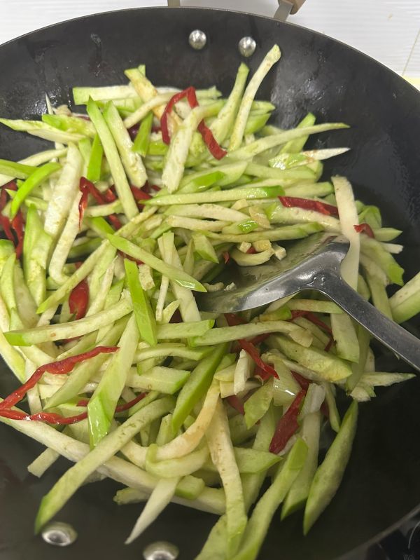 素炒鱼香茄子丝