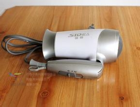 手机进水怎么办？三步强力营救！