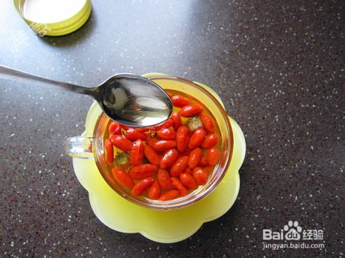 神奇护眼饮料菊杞蜂蜜茶