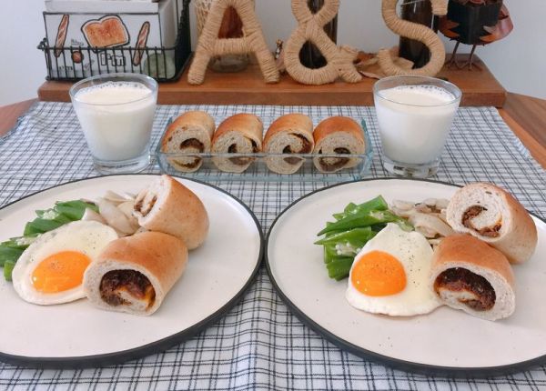 芝芝辣肉松面包