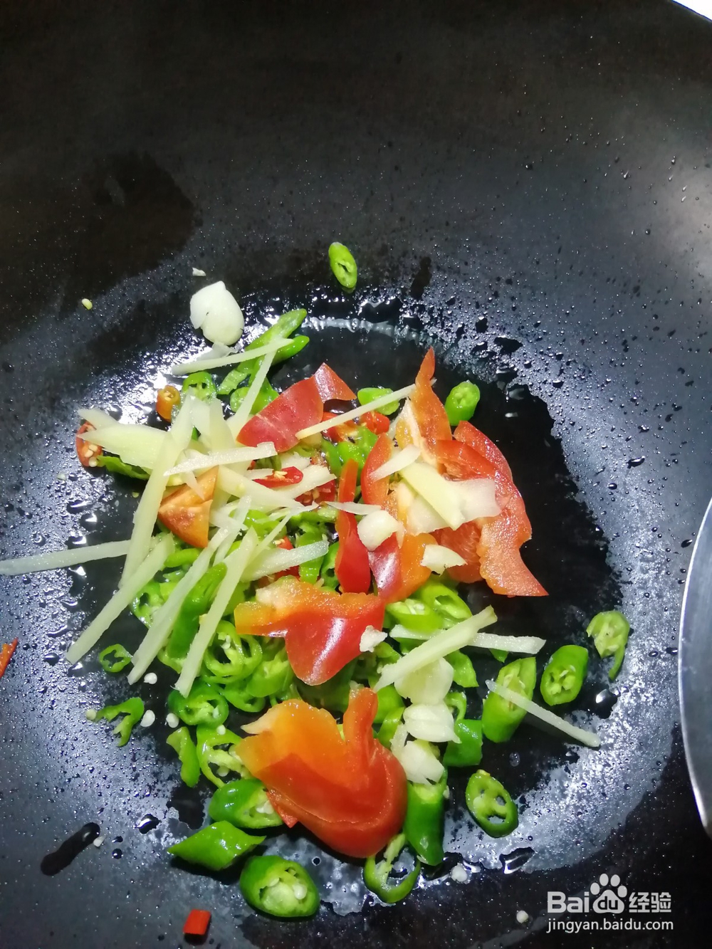 极味家常菜:双色椒素炒茄子