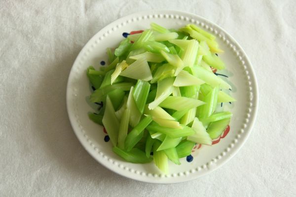 虾仁杏仁炒西芹