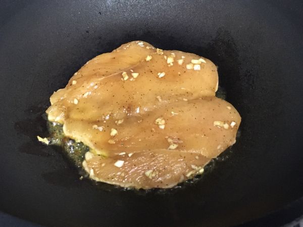 西兰花鸡胸肉沙拉