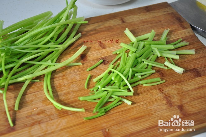 如何做干煸肉丝芹菜？