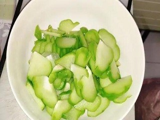 佛手瓜炒瘦肉片怎么做