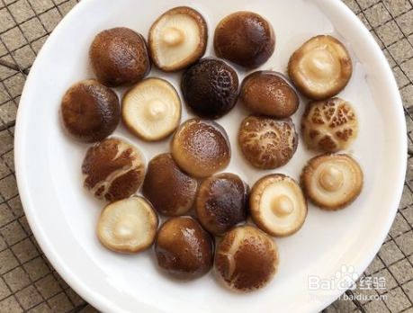 家庭自制香菇炖鸡汤