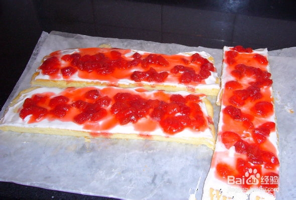 简易蛋糕的做法——草莓方蛋糕