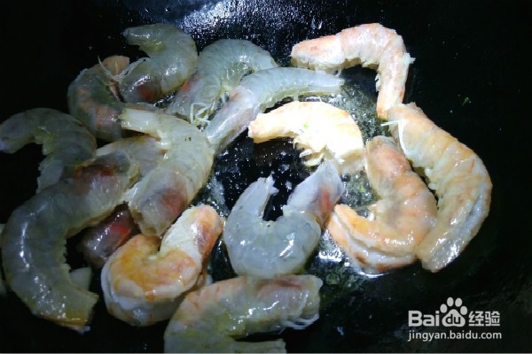 怎样才能做出好吃的家常黄油大虾烧西兰花