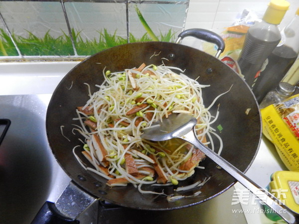 豆芽炒香干的做法