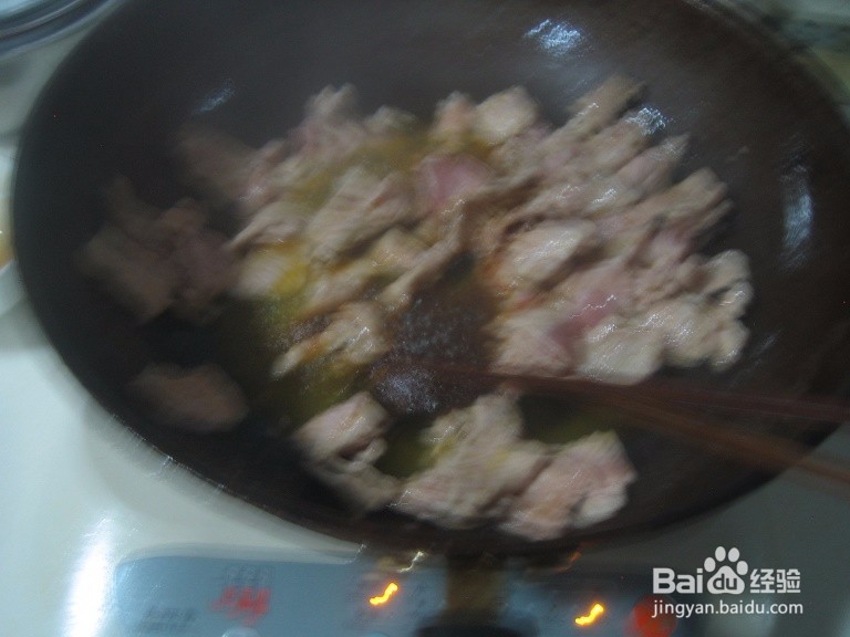 老年人怎样用蘑菇炖瘦猪肉片