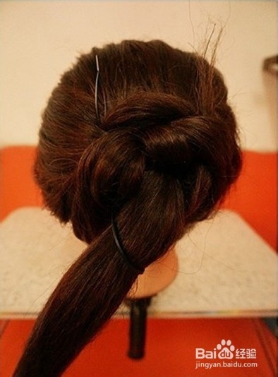 教你三分钟打造优雅盘发