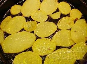 如何做出简单而又美味的薯片