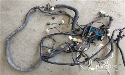 汽车防盗系统由哪些部分组成？