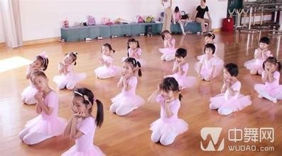 怎样排练集体舞