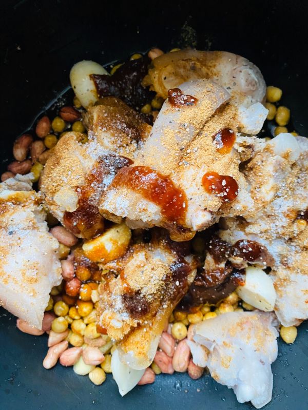 花生黄豆焖猪蹄