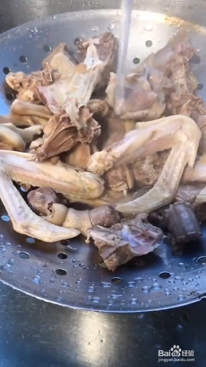 如何在家自制美味的啤酒鸭
