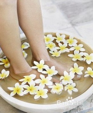 上班一族泡脚好养生