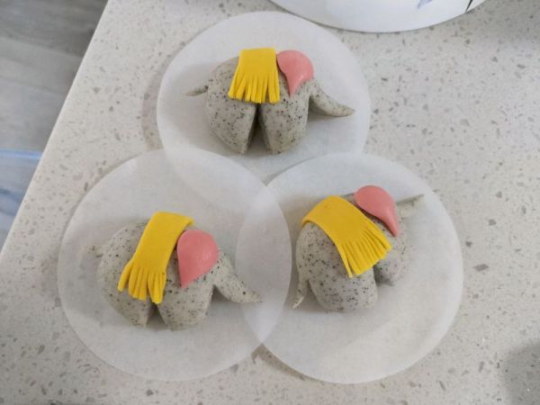 黑芝麻牛奶馒头