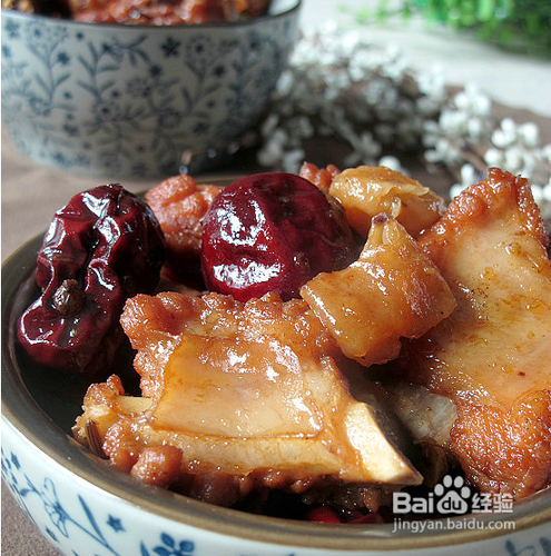 冬季御寒养生菜:红枣桂圆烧排骨
