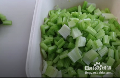 芹菜怎么腌制好吃简单