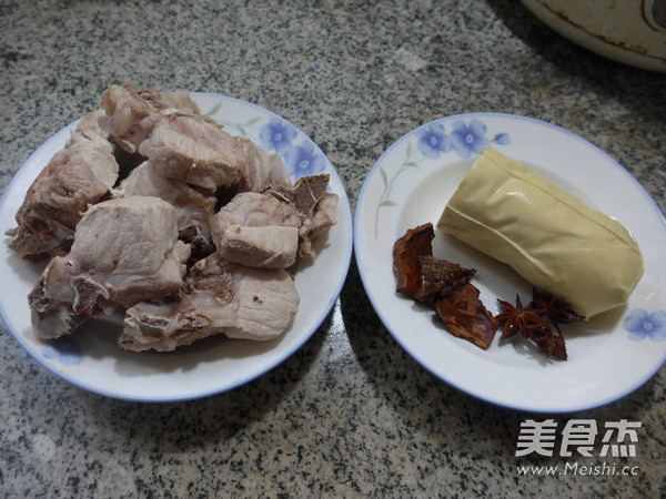 圆素鸡烧龙骨