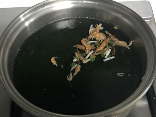 海带苗鲅鱼丸子汤