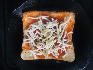 快手吐司披萨的做法